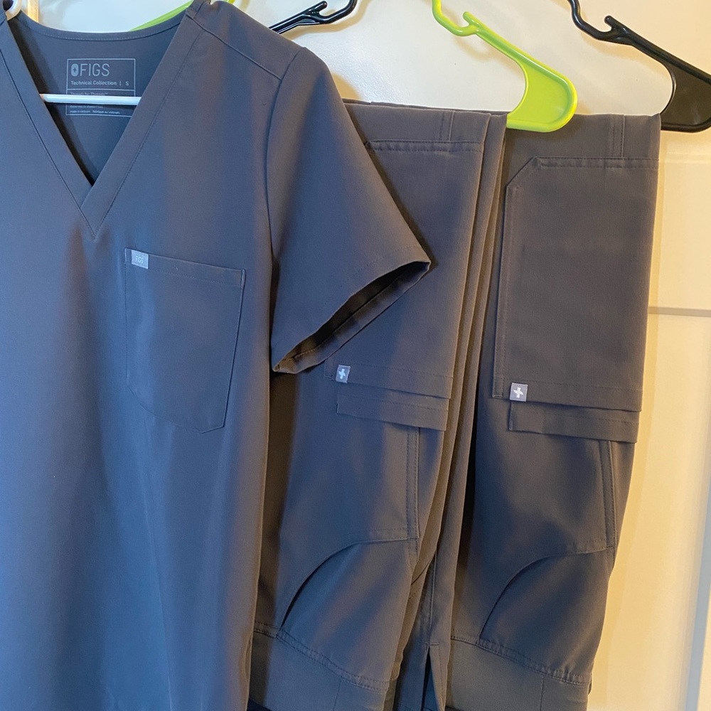 Figs Scrub Set - Picture 2 of 3